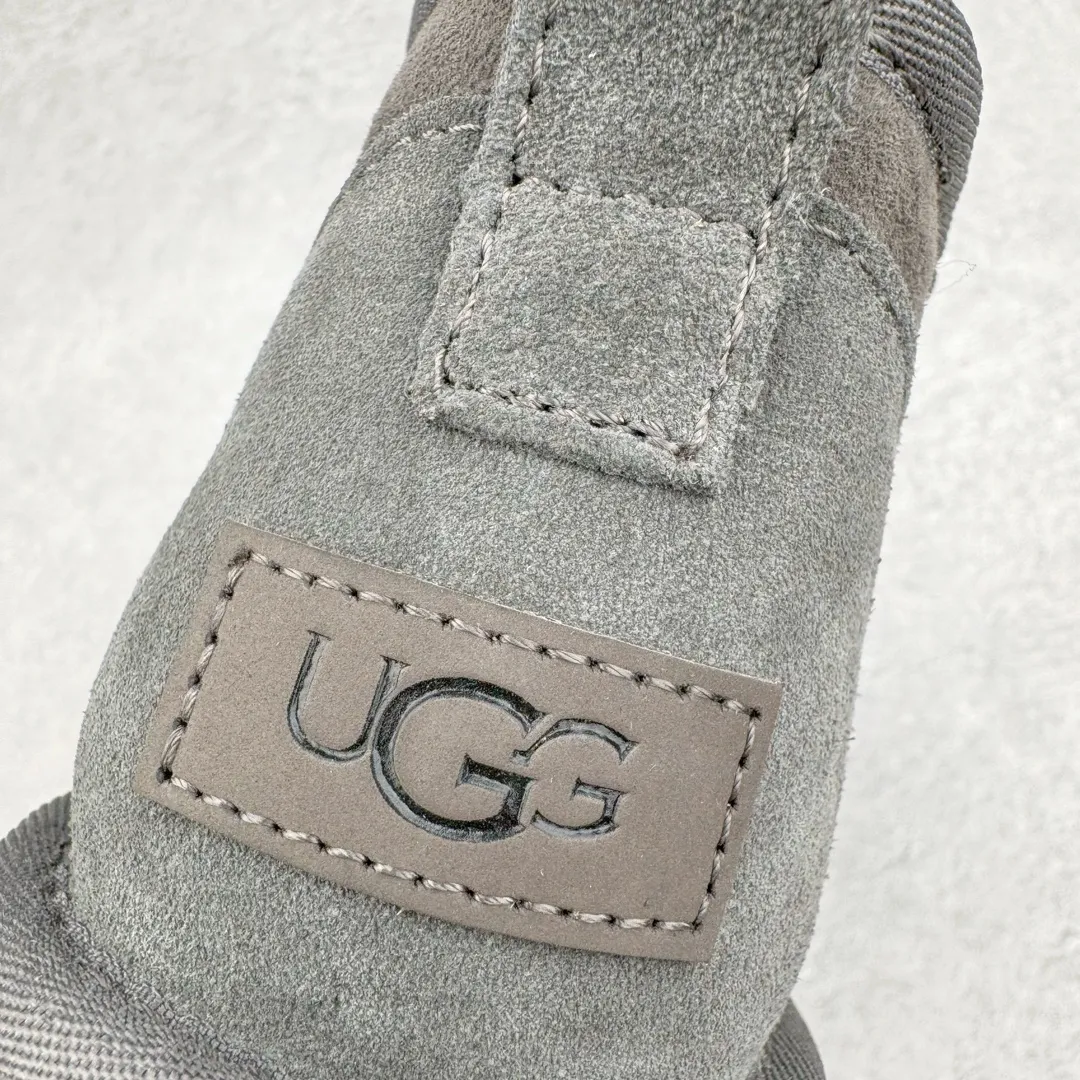 Pick up locally 💰520 UGG 5092 Classic autumn and winter sheepskin and fur integrated snow boots. All shoes are made of ZP. Longfeng A-grade Australian imported sheepskin and fur integrated brand OEM production line. Fully follow the ZP process. OEM original pattern maker. Adhering to the principle of no original shoe development and selection. Pay attention to every detail. The most authentic version on the market. TREADLITE "Light Wing" technology outsole. Light/durable/flexible/pile size: 35 36 37 38 39 40 Coding: by2936070